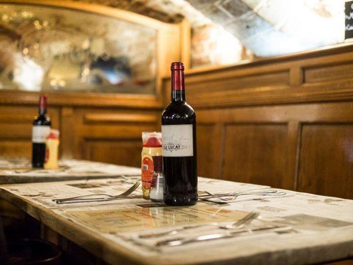 Qui connaît un resto en dehors du centre de Bruxelles où l'on peut manger tard ? Après spectacle donc au moins jusque 23h. L’idéal serait du côté de Woluwé, Schaerbeek, Etterbeek. Merci !