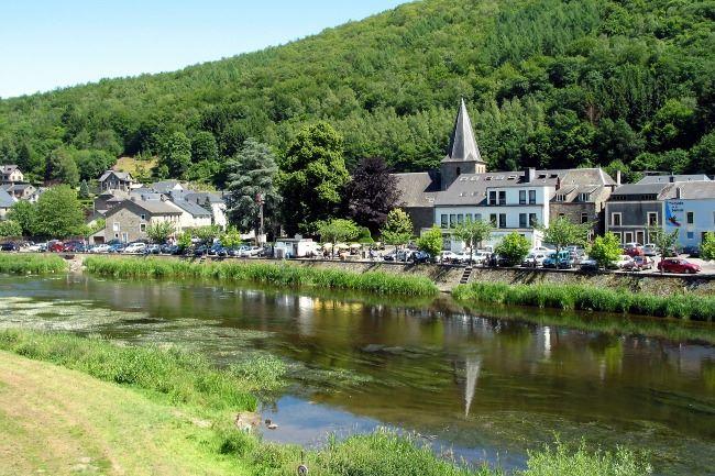 Qui connaît une commune verdoyante à moins de 20 min de Bruxelles pour habiter avec une jeune famille ? Nous avons envie d'un peu de campagne en restant quand même proche de toutes les commodités !