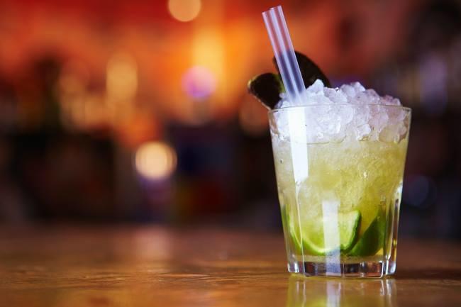 Qui connaît des bars où l'on sert des cocktails sans alcool ? Et tant qu'on y est, avez-vous des recettes à me suggérer ? Je suis enceinte et j'aimerais profiter de ces douces saveurs cet été.. en toute sécurité pour le bébé !