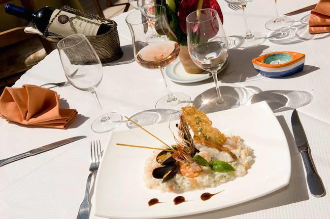 Qui connaît un bon restaurant gastronomique pour fêter les 80 ans de mon grand-père ?