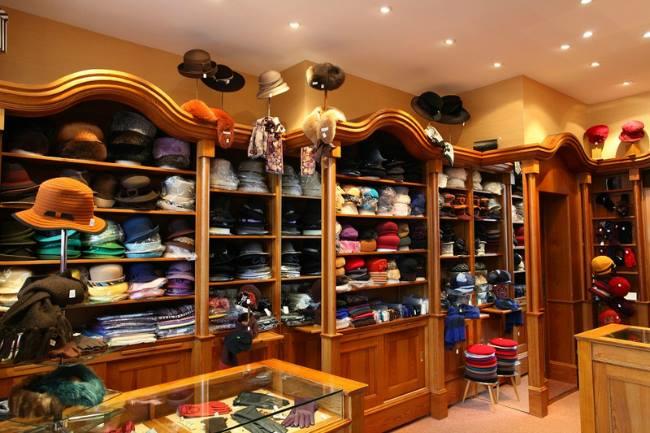 Qui connaît un beau magasin de chapeaux à Bruxelles ?