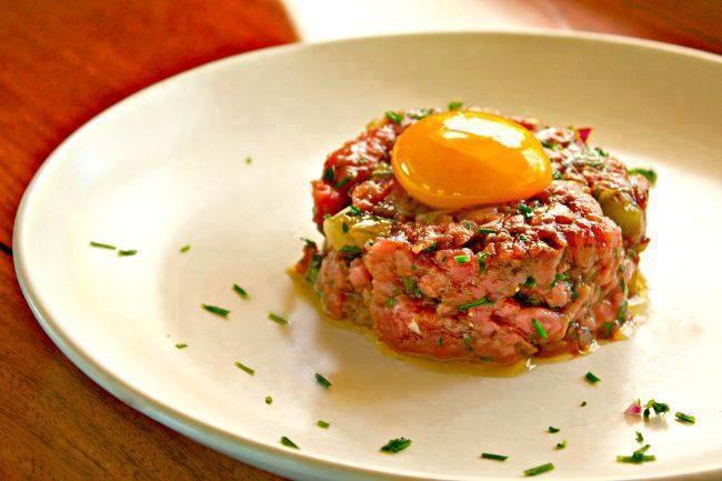 Quel est LE resto où aller pour manger un excellent tartare de boeuf à Bruxelles ? J'en meurs d'envie...