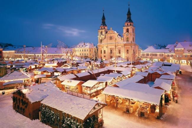J'adore aller me promener sur les marchés de Noël. Qui peut me conseiller le meilleur marché pas trop loin de Bruxelles pour ce WE ? Belgique, Hollande, Allemagne éventuellement...  Merci d'avance !