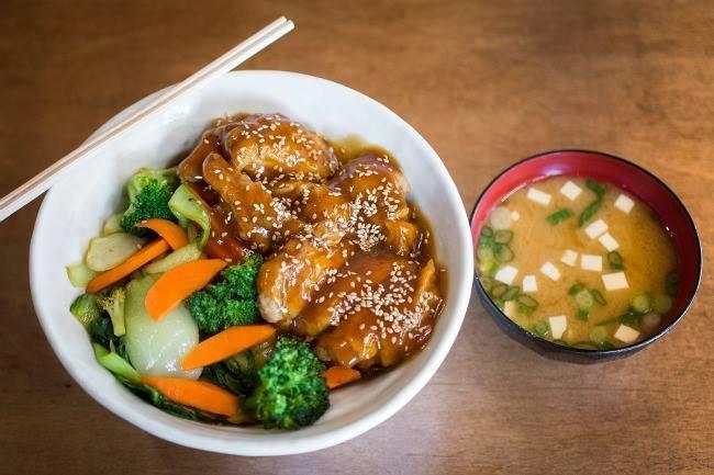 Qui connaît un bon restaurant japonais, qui ne propose pas que des sushis ?