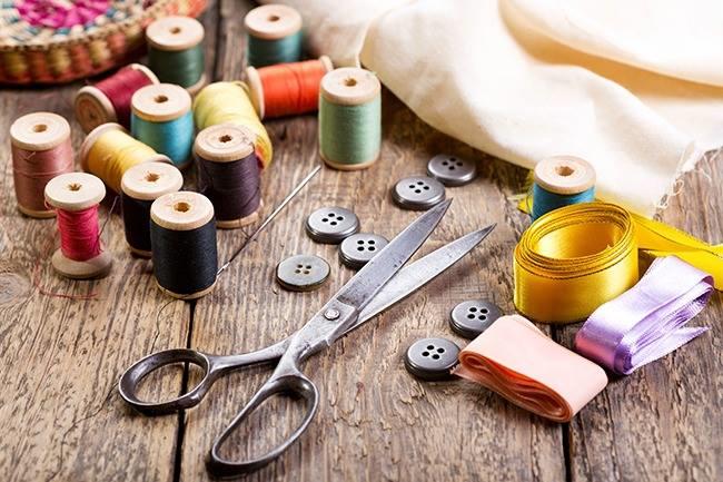 Qui connaît une bonne couturière ? Pro ou pas je cherche quelqu'un pour des petits travaux de temps en temps, cette fois ce serait pour faire un ourlet à mon jeans ! De préférence dans le centre de Liège. Merci