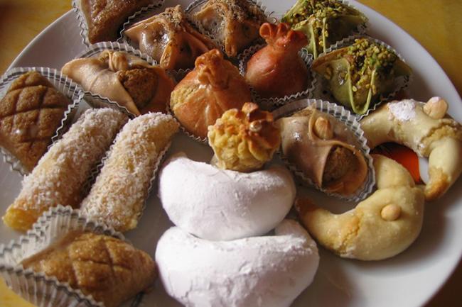 Qui connaît une pâtisserie où l'on trouve des spécialités orientales ? Miel, amandes, pistaches, etc.