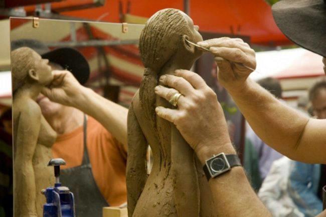 Quelqu'un a une idée d'activités artistiques à commencer cette année sur Liège pour un adulte ? Sculpture, peinture, photo ou autre, vous connaissez des clubs ? J'ai des envies de créativité !