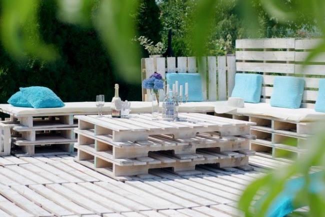 Qui connaît un bon plan pour dénicher des palettes en bois pour fabriquer un salon de jardin ?