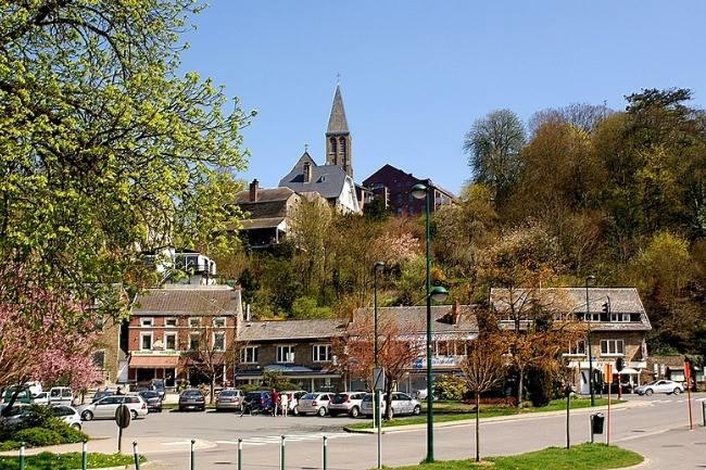 Qui connaît un bon endroit pour manger sur le pouce vers Tilff, Esneux et Comblain-au-Pont ?