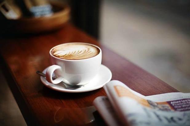 Qui connaît un café à Liège, où je pourrai prendre un VRAI bon café, et si possible qui ouvre le weekend ? Je suis en mal d'endroits où passer mes dimanches matins.