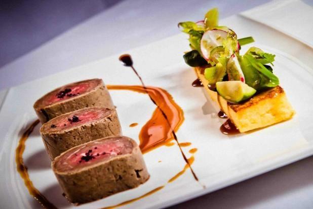 Qui connaît un bon restaurant gastronomique pour fêter les 80 ans de mon grand-père ?