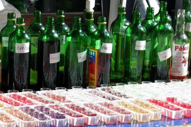 [La question où l'admin vous souhaite de bonnes fêtes du 15 Août !] Qui connaît un stand de péket où l'on peut profiter d'une bonne ambiance sans être TROP écrasé par la foule, ce week-end en Outremeuse ?