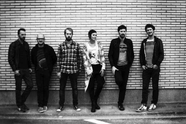 Qui connaît de bons groupes musicaux liégeois qui mettent l'ambiance sur scène ?