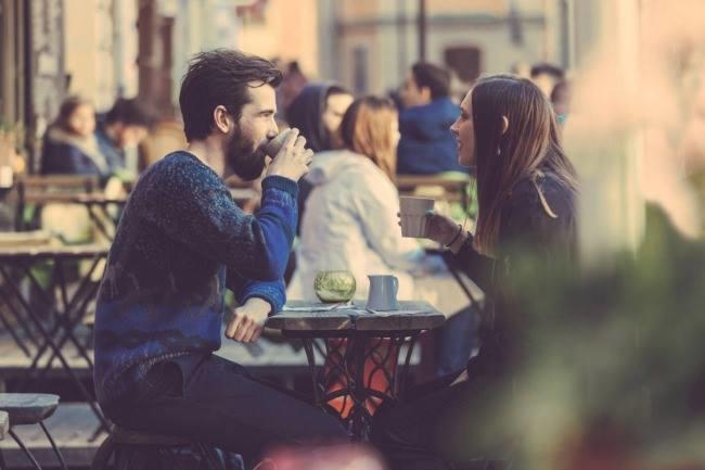Quel est le MEILLEUR bar liégeois pour passer une bonne soirée entre amis ? Avec si possible un concept original et qui sort de l'ordinaire ? 
Photo : iStock