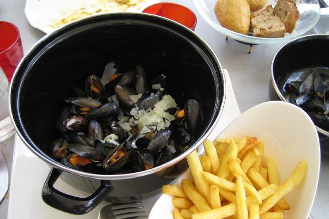 Qui connaît LE meilleur resto où manger un copieux moules-frites ?