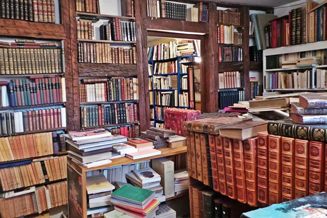 Qui connaît un bon endroit où trouver des livres d'occasion à Namur ?