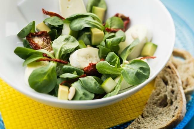 Qui connaît un endroit génial à Namur pour manger des salades généreuses et composées avec des produits frais ? Un endroit cosy et agréable, par exemple sur le temps de midi.