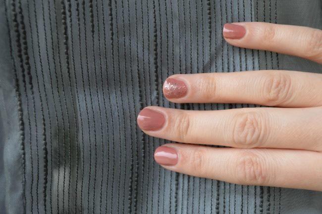 Qui peut me conseiller une experte de la pose de vernis semi-permanent avec des produits de qualité ?